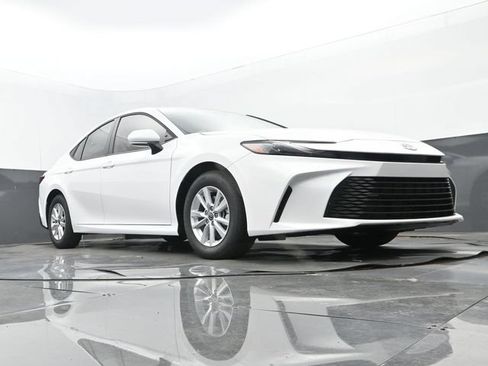 New 2026 Toyota Camry LE FWD image 22