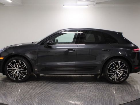 Certified 2023 Porsche Macan Turbo image 2