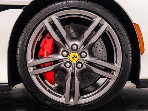 Used 2020 Ferrari Portofino image 40