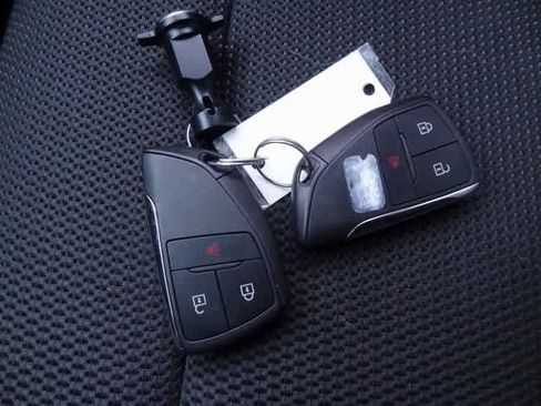 Used 2024 Chevrolet Colorado LT w/ LT Convenience Package image 31