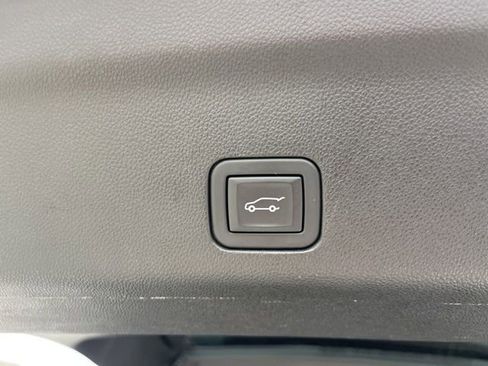 Used 2023 Chevrolet Tahoe High Country image 7