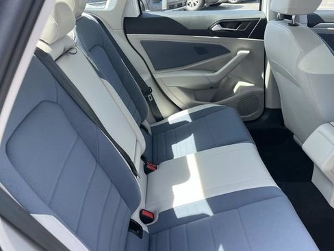 Used 2026 Volkswagen Jetta SE FWD image 25