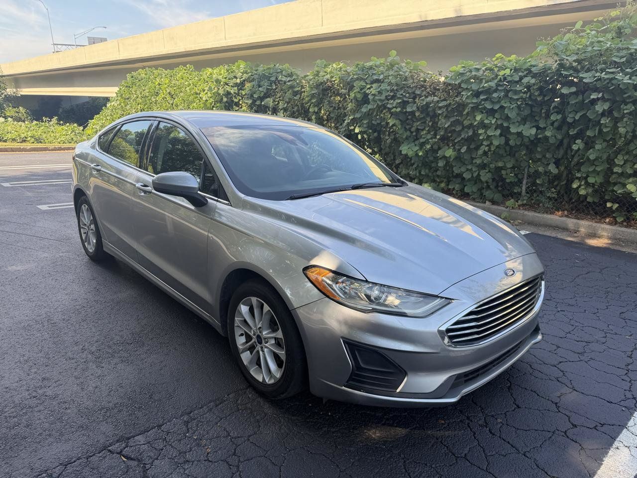 Used 2020 Ford Fusion SE FWD image 3