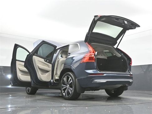 Used 2023 Volvo XC60 B6 Ultimate w/ Climate Package image 56