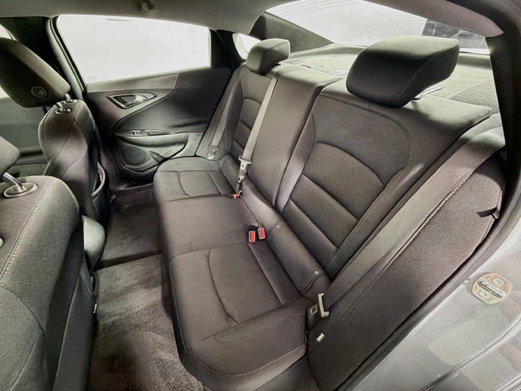 Used 2023 Chevrolet Malibu RS FWD image 22