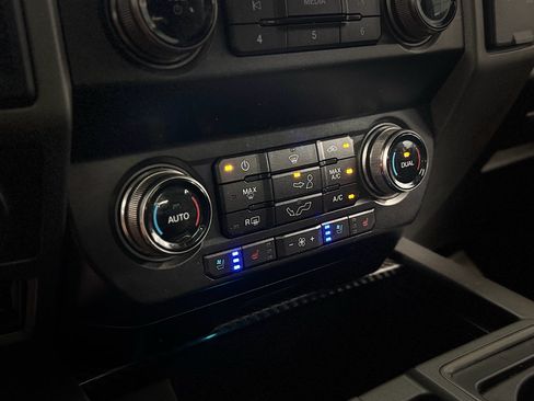 Used 2019 Ford F150 Raptor w/ Equipment Group 802A Luxury AWD/4WD image 23