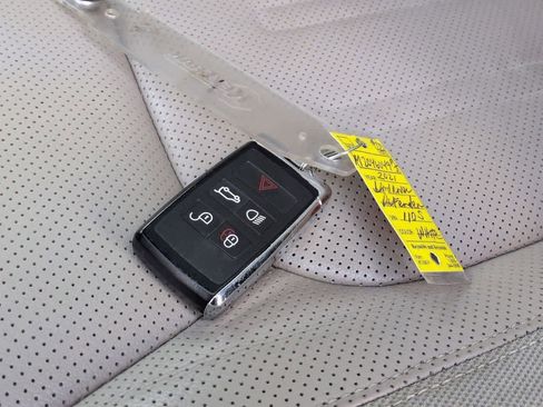 Used 2021 Land Rover Defender 110 S image 39