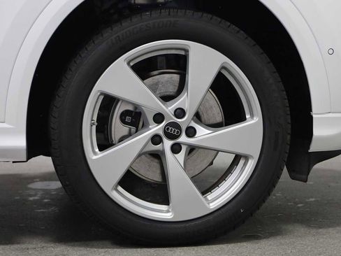 New 2025 Audi Q5 Premium Plus image 12