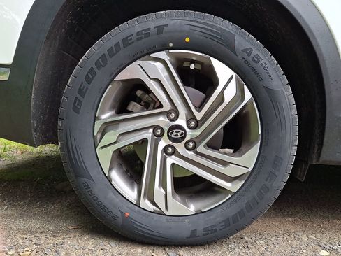 Used 2023 Hyundai Santa Fe SEL w/ Premium Package FWD image 5