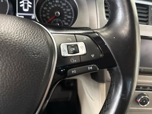 Used 2015 Volkswagen Golf TDI SE image 15