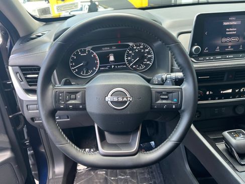 Used 2025 Nissan Rogue SV AWD/4WD image 31