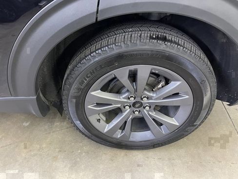 Used 2022 Ford Explorer XLT w/ Equipment Group 202A image 18