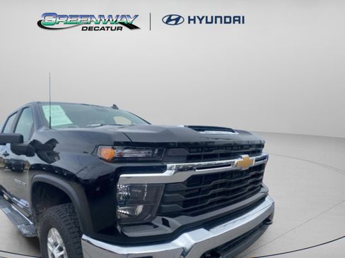 Used 2025 Chevrolet Silverado 2500 LT w/ Convenience Package image 7