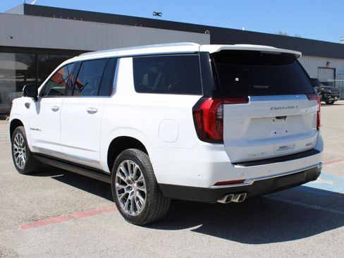 Used 2026 GMC Yukon XL Denali w/ Denali Reserve Package image 4