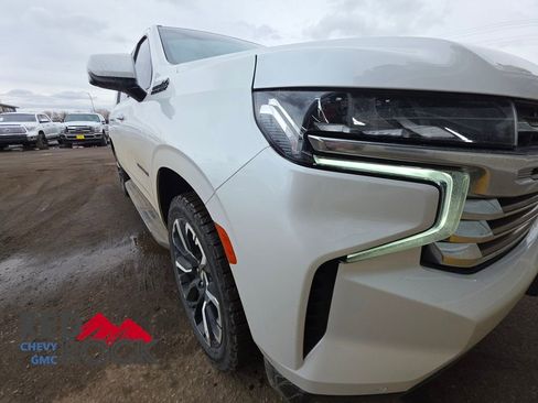 Used 2023 Chevrolet Suburban High Country AWD/4WD image 4