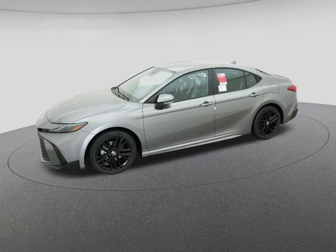 New 2026 Toyota Camry SE image 2