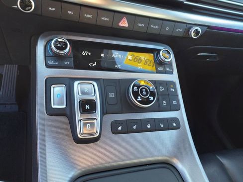 Used 2023 Hyundai Palisade Calligraphy image 17
