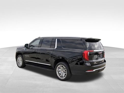 Used 2026 GMC Yukon XL Elevation w/ Elevation Premium Package image 3