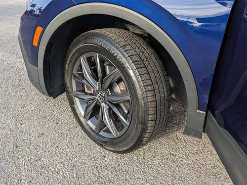 Certified 2022 Volkswagen Tiguan SE image 34