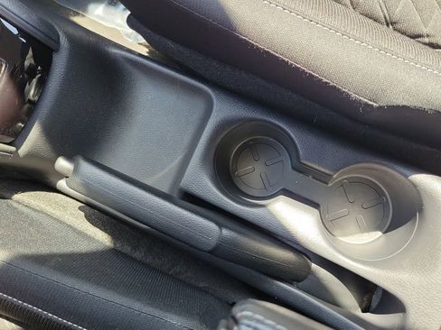 Used 2022 Nissan Kicks S FWD image 17