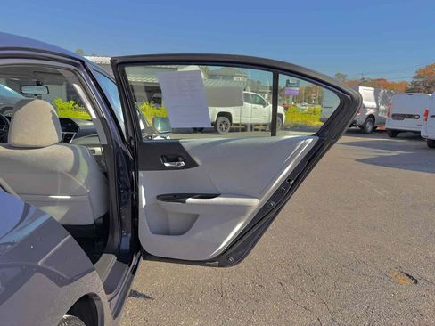 Used 2013 Honda Accord LX image 18