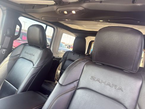 Used 2024 Jeep Wrangler Unlimited Sahara w/ Technology Group AWD/4WD image 27