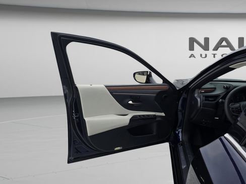 New 2025 Lexus ES 350 w/ Premium Package image 9