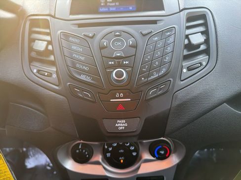 Used 2018 Ford Fiesta SE image 24