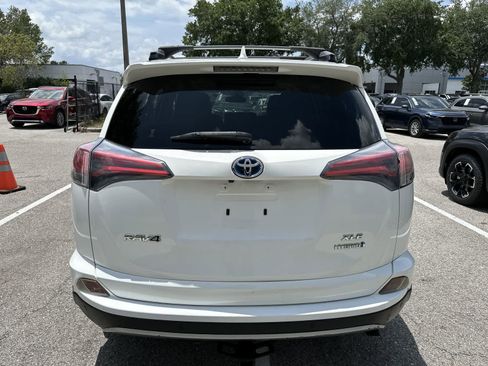 Used 2017 Toyota RAV4 XLE w/ Convenience Package AWD/4WD image 6