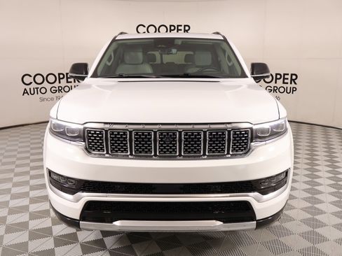 Used 2023 Jeep Grand Wagoneer L Series II AWD/4WD image 10