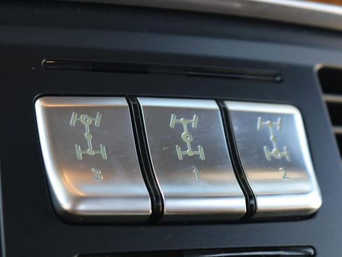 Used 2016 Mercedes-Benz G 63 AMG 4MATIC image 40