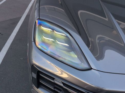 Certified 2025 Porsche Cayenne S AWD/4WD image 11