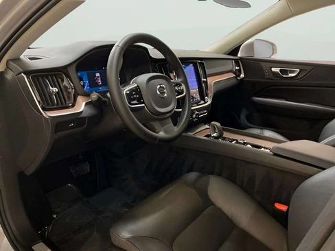 Used 2025 Volvo V60 B5 Cross Country Plus AWD/4WD image 19