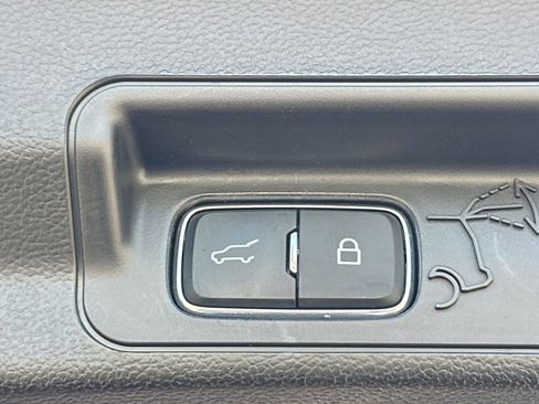 Certified 2023 Ford Explorer XLT w/ Equipment Group 202A image 21