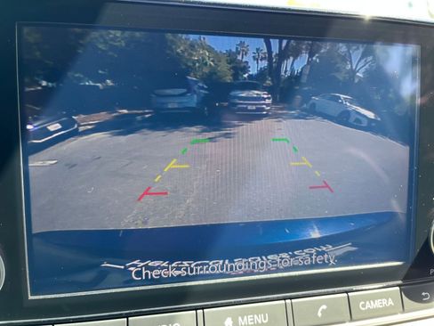 Used 2025 Nissan Rogue SV FWD image 25