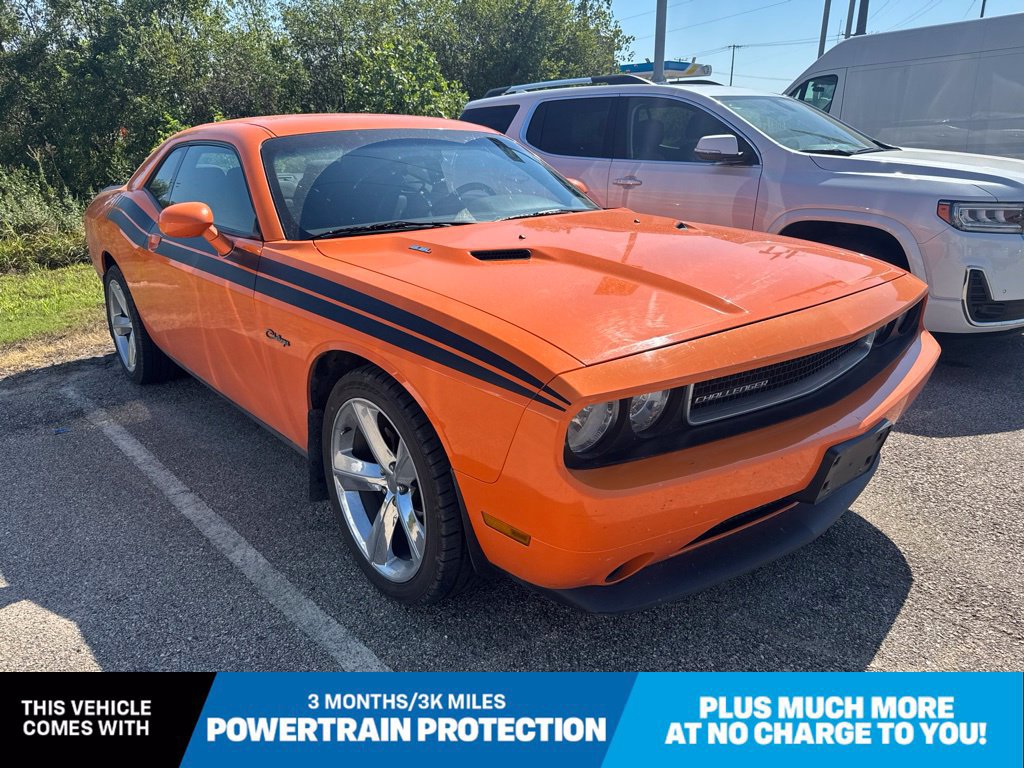 Used 2012 Dodge Challenger SXT RWD image 1