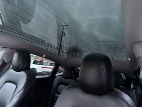 Used 2022 Tesla Model Y Performance image 19