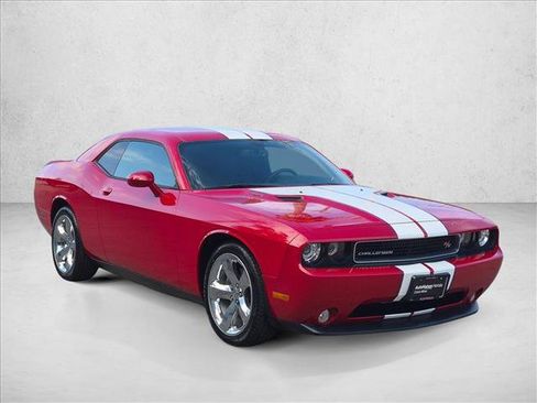 Used 2013 Dodge Challenger R/T RWD image 3