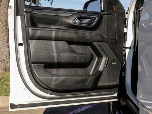 Used 2022 GMC Yukon XL SLT image 44