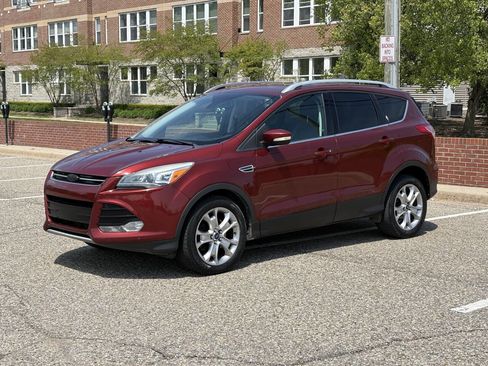 Used 2014 Ford Escape Titanium w/ Equipment Group 401A AWD/4WD image 2