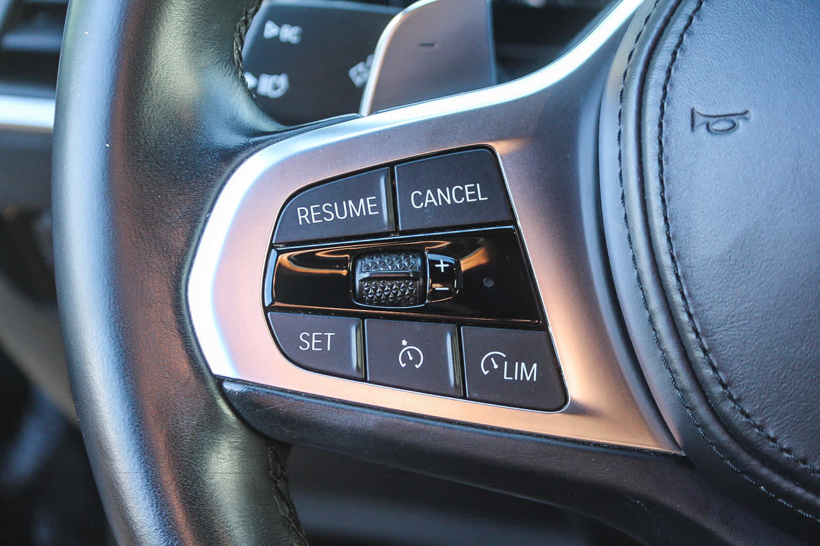 Used 2023 BMW 330i Sedan w/ M Sport Package RWD image 22
