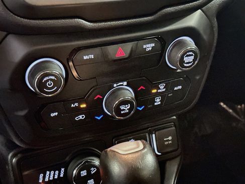 Used 2020 Jeep Renegade Trailhawk w/ Popular Equipment Group AWD/4WD image 23