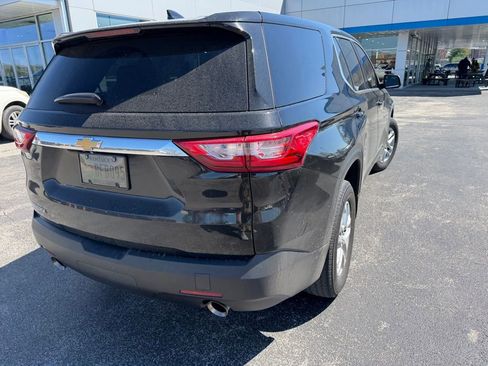Used 2021 Chevrolet Traverse LS image 3