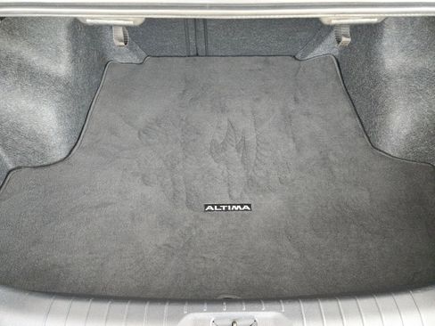 Used 2025 Nissan Altima 2.5 S FWD image 32