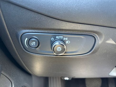 Used 2023 Chevrolet Equinox LT image 26