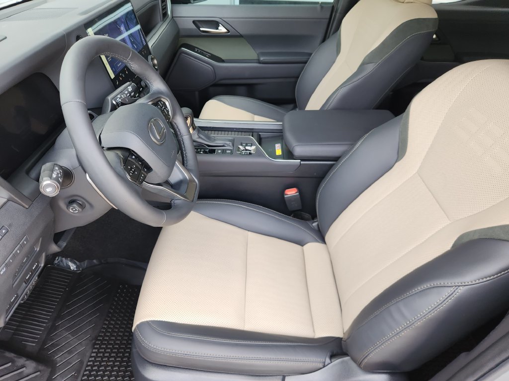Certified 2025 Lexus GX 550 w/ Accessory Package (CT) AWD/4WD image 13