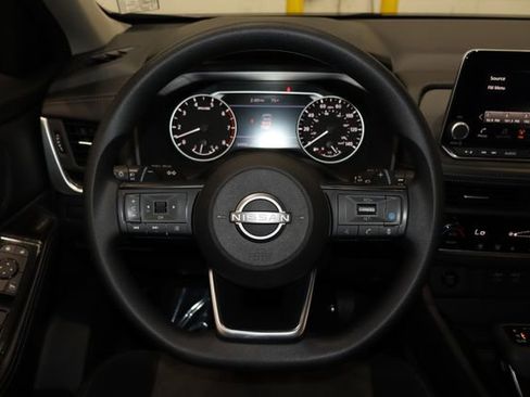 Used 2024 Nissan Rogue SV image 23