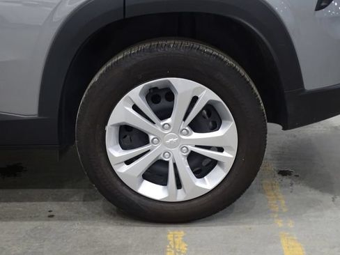 Used 2024 Chevrolet Trax LS FWD image 35