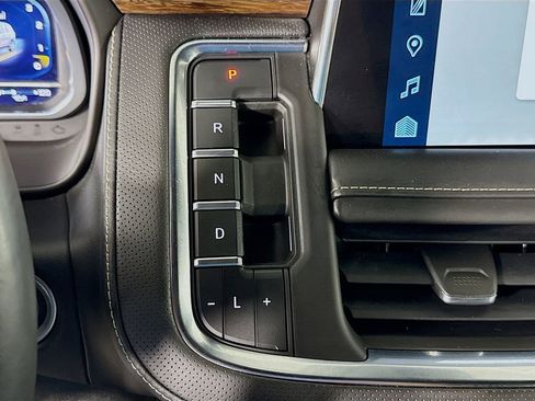 Used 2023 Chevrolet Tahoe Premier image 17