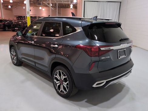 Used 2023 Kia Seltos SX w/ SX Sunroof Package AWD/4WD image 5